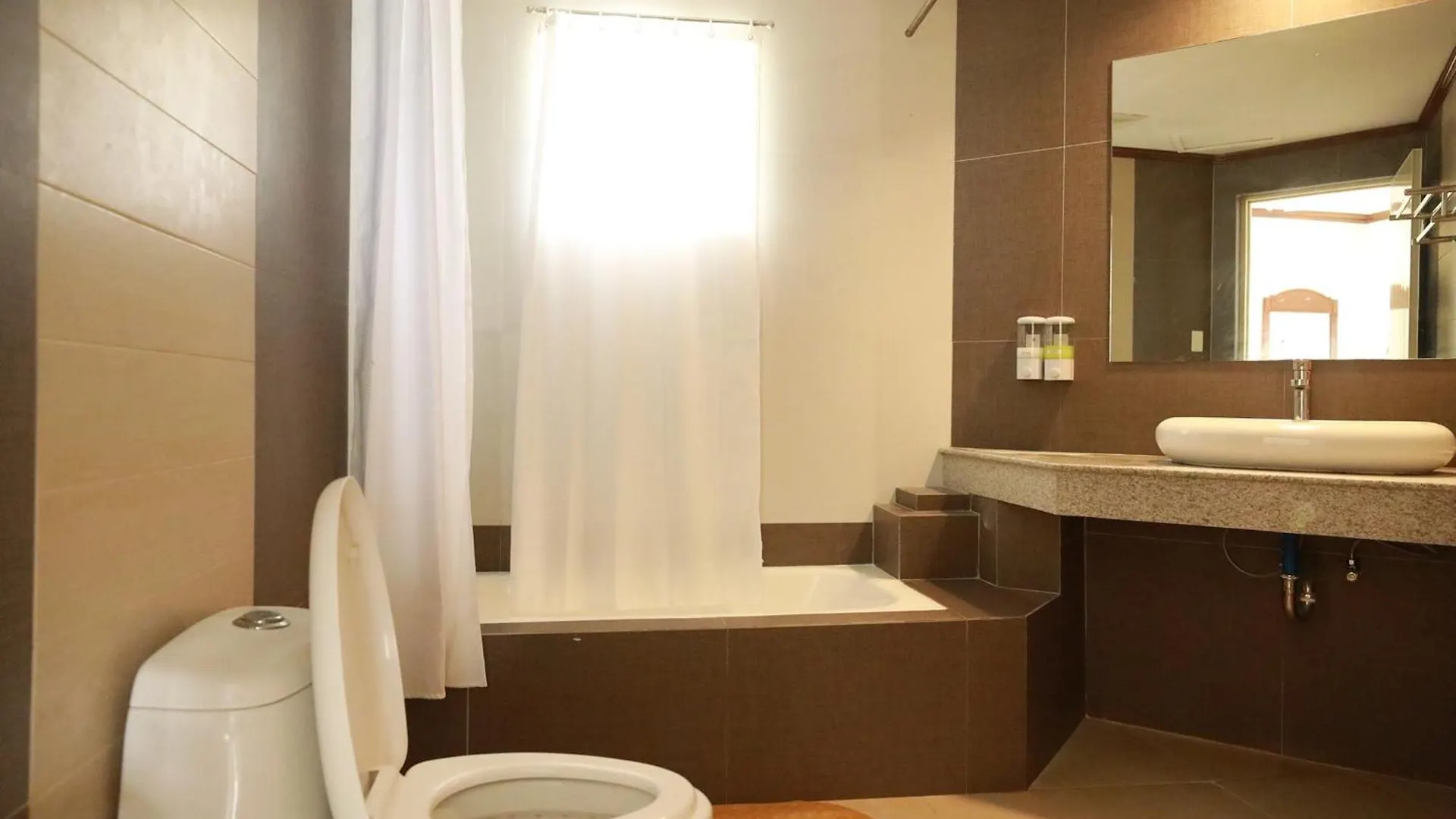 فندق Bohol Plaza Mountain Resort And Restaurant داويس