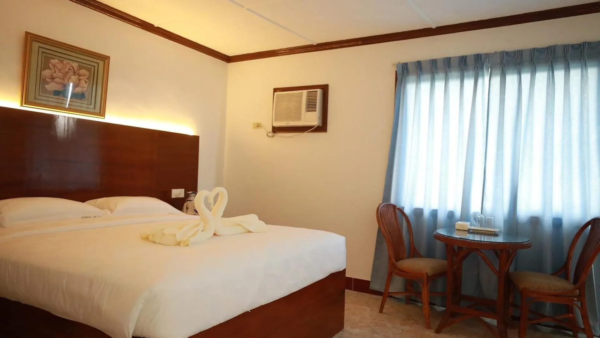 Bohol Plaza Mountain Resort And Restaurant داويس