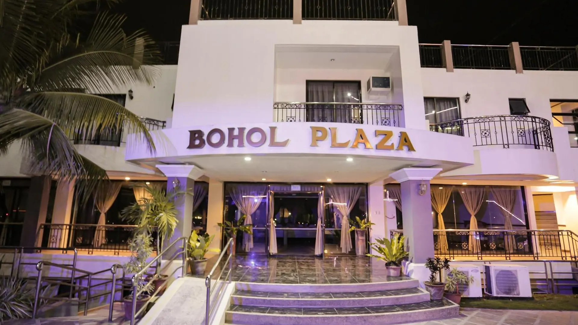 Bohol Plaza Mountain Resort And Restaurant داويس 3*,  الفلبين