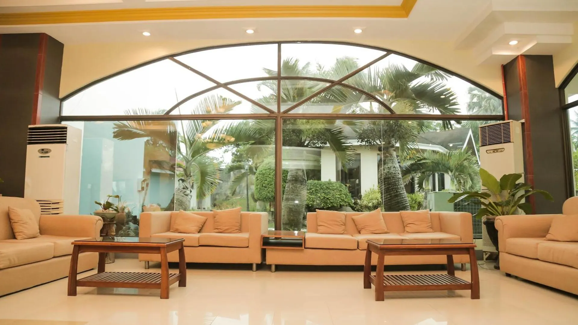 *** فندق Bohol Plaza Mountain Resort And Restaurant داويس الفلبين