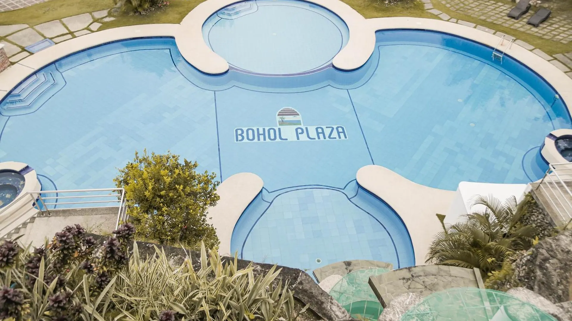 Bohol Plaza Mountain Resort And Restaurant داويس