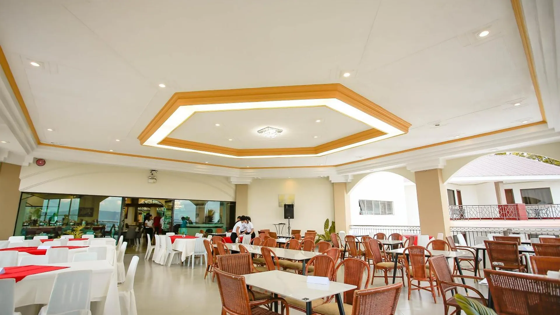 فندق Bohol Plaza Mountain Resort And Restaurant داويس