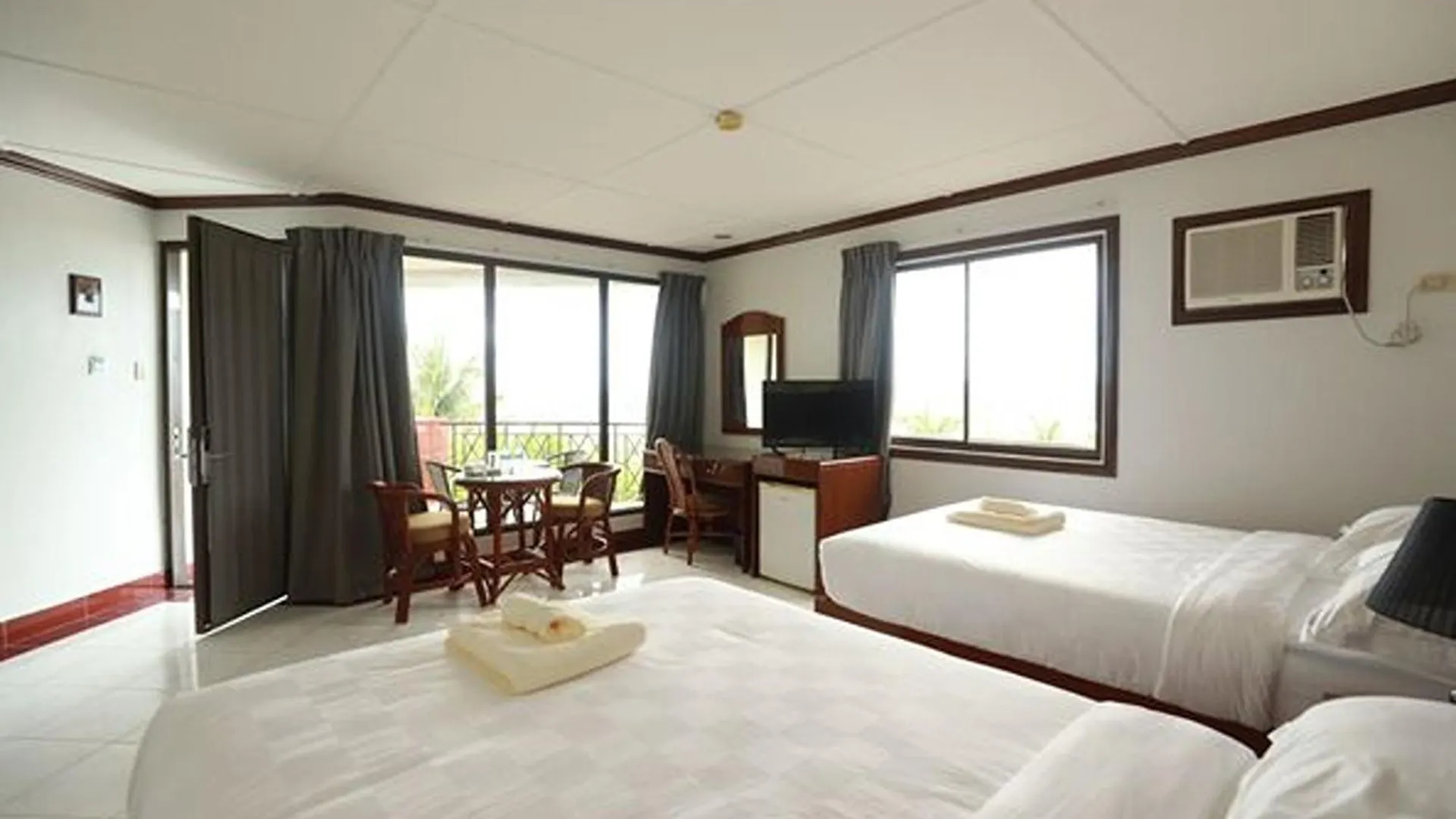Hotel Bohol Plaza Mountain Resort And Restaurant Dauis